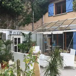 Seinakasvuhoone seinaäärne kasvuhoone